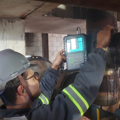 Post instagram contratar advogado moderno azul e bege (1080 x 1080 px) - cópia